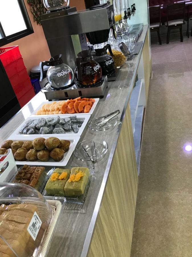 Wish Hotel Ubon Убон Ратчатани Екстериор снимка